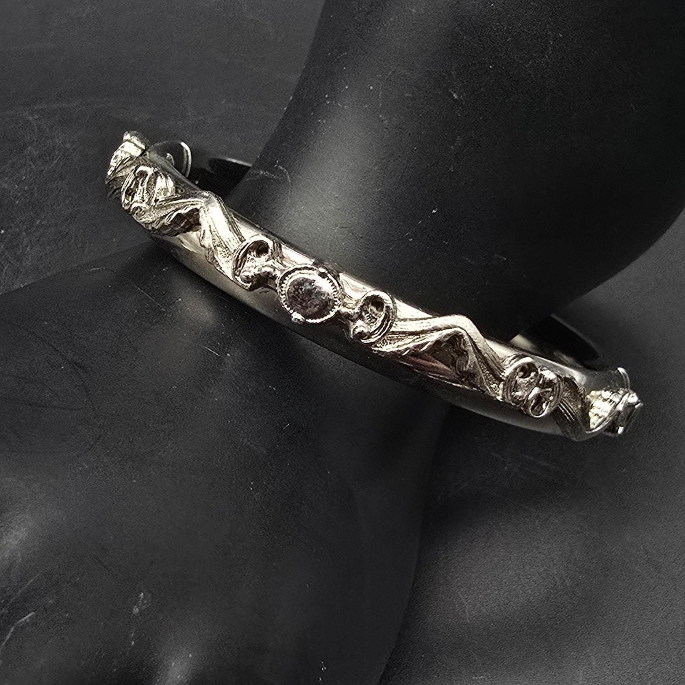 Vintage Silver Tone Hinged Bangle Bracelet Ornate Stacking